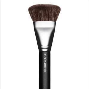 Mac cosmetics brush split fiber dense brush 125s